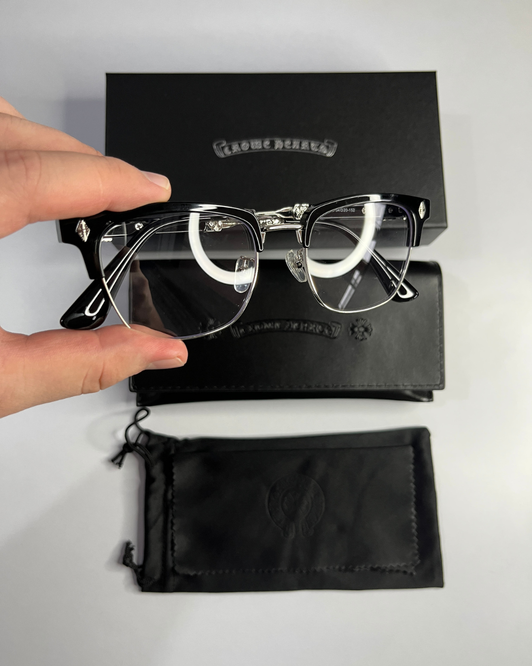 Lente Chrome Hearts Full Equip